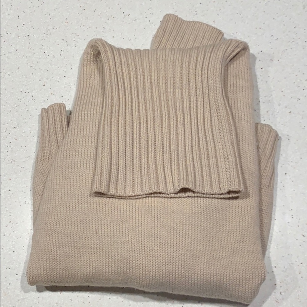 Theory tan 100% wool buttery soft sweater